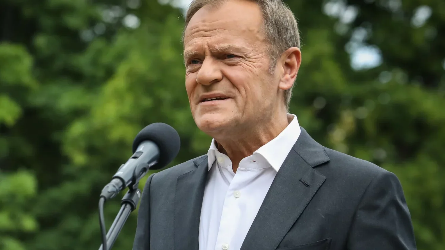 Zapytano Polaków o obecność Tuska w Sejmie.