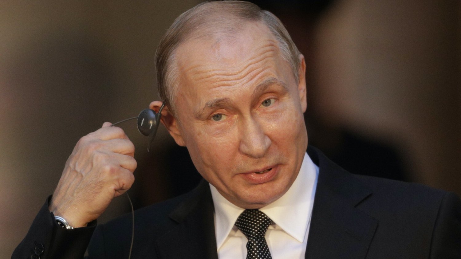 Władimir Putin naśmiewa się z sankcji Zachodu.