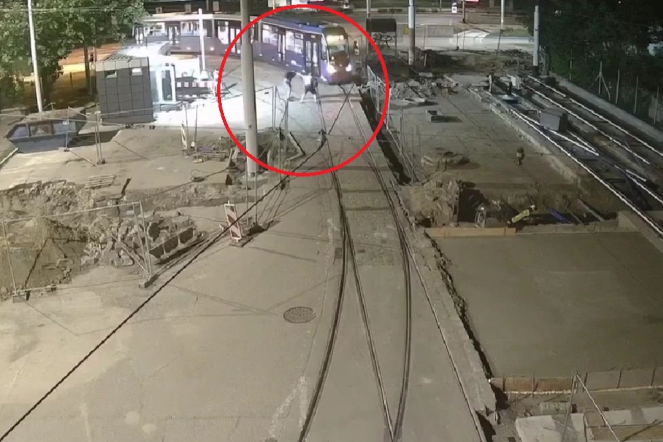 Brutalna napaść na motorniczego, agresor chciał wepchnąć go pod tramwaj