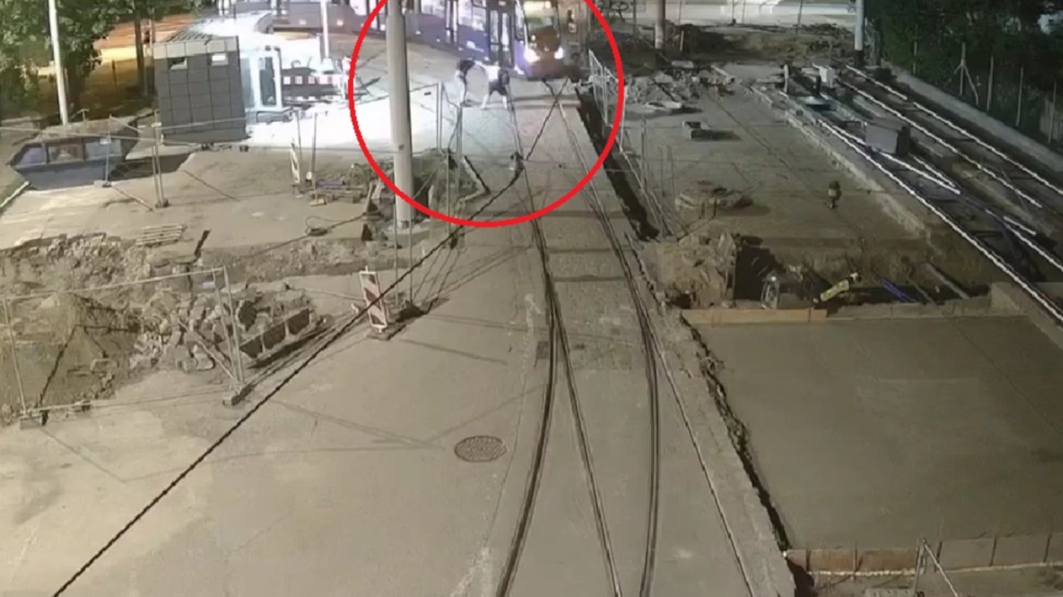 Brutalna napaść na motorniczego, agresor chciał wepchnąć go pod tramwaj