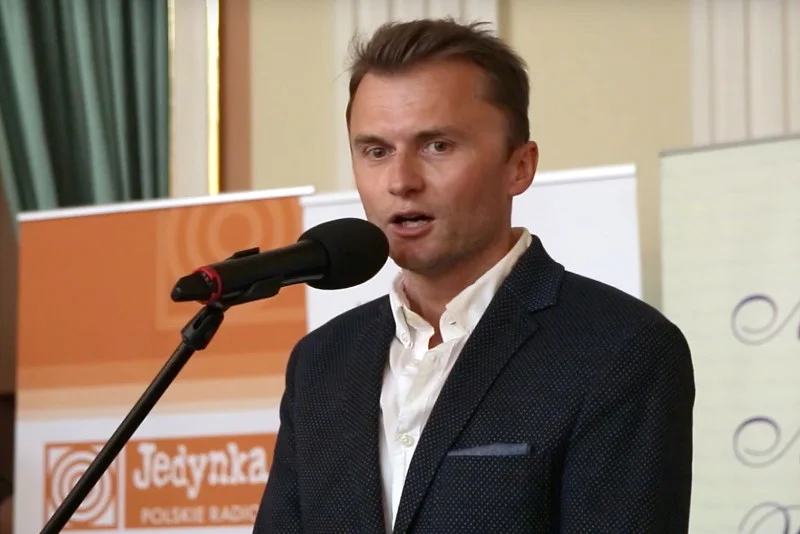 Piotr Jacoń rozstaje się z Radiem Gdańsk. W jego audycji było zbyt wiele informacji o zmarłym Grzegorzu Miecugowie. Zdjęcie pochodzi z gali "Mistrza Mowy Polskiej".