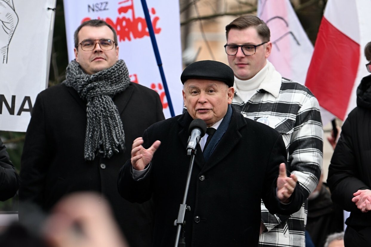 Kaczyński żartuje z kobiet w rządzie Tuska. Skandaliczne słowa.