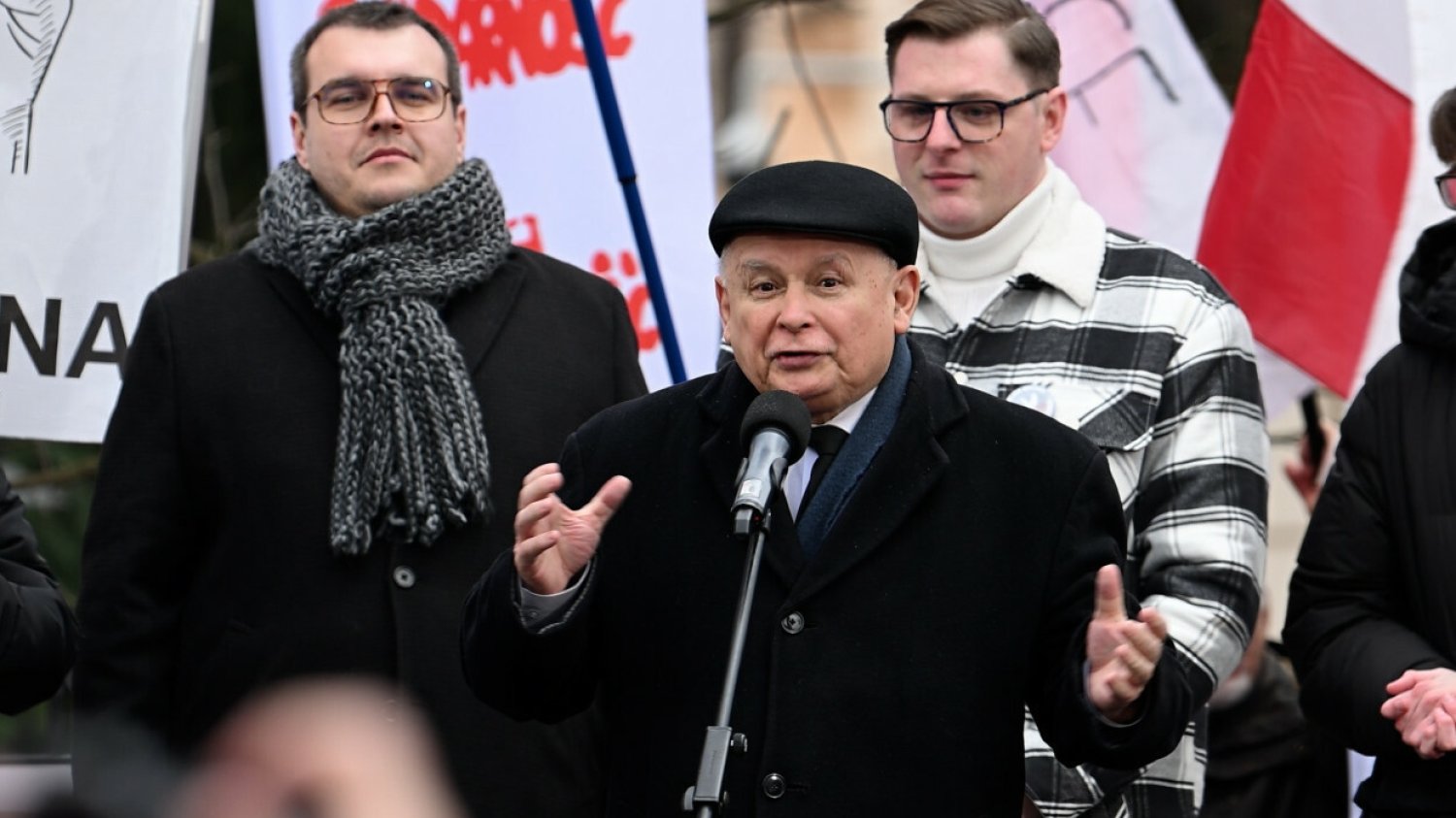 Kaczyński żartuje z kobiet w rządzie Tuska. Skandaliczne słowa.