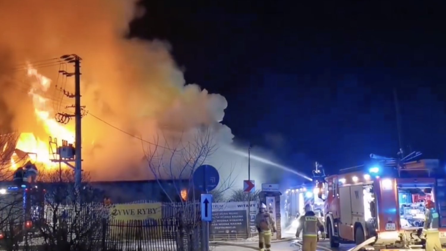 Pożar dyskoteki w Garwolinie. 46 zastępów walczyło z ogniem. Pożar dyskoteki w Garwolinie. Odbywał się w niej bal charytatywny.