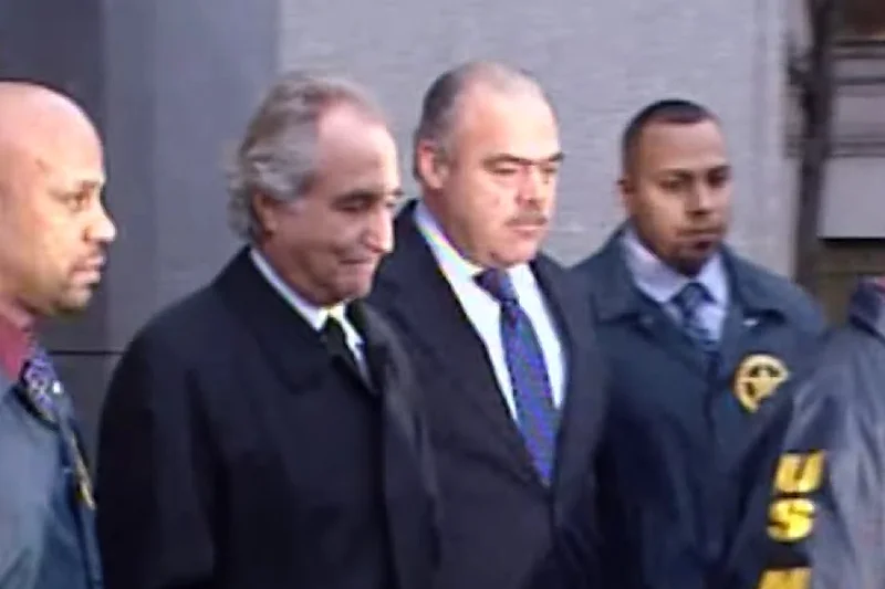 Nie żyje Bernie Madoff, czyli twórca największej piramidy finansowej w historii. Bernard L. Madoff zmarł w więzieniu.