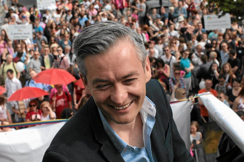 Czy popularność Roberta Biedronia spowoduje, że klub Czarni Słupski zbiorą pieniądze? Po 12 latach Energa wycofała się ze sponsorowania klubu. Spółkę przejęła "dobra zmiana".