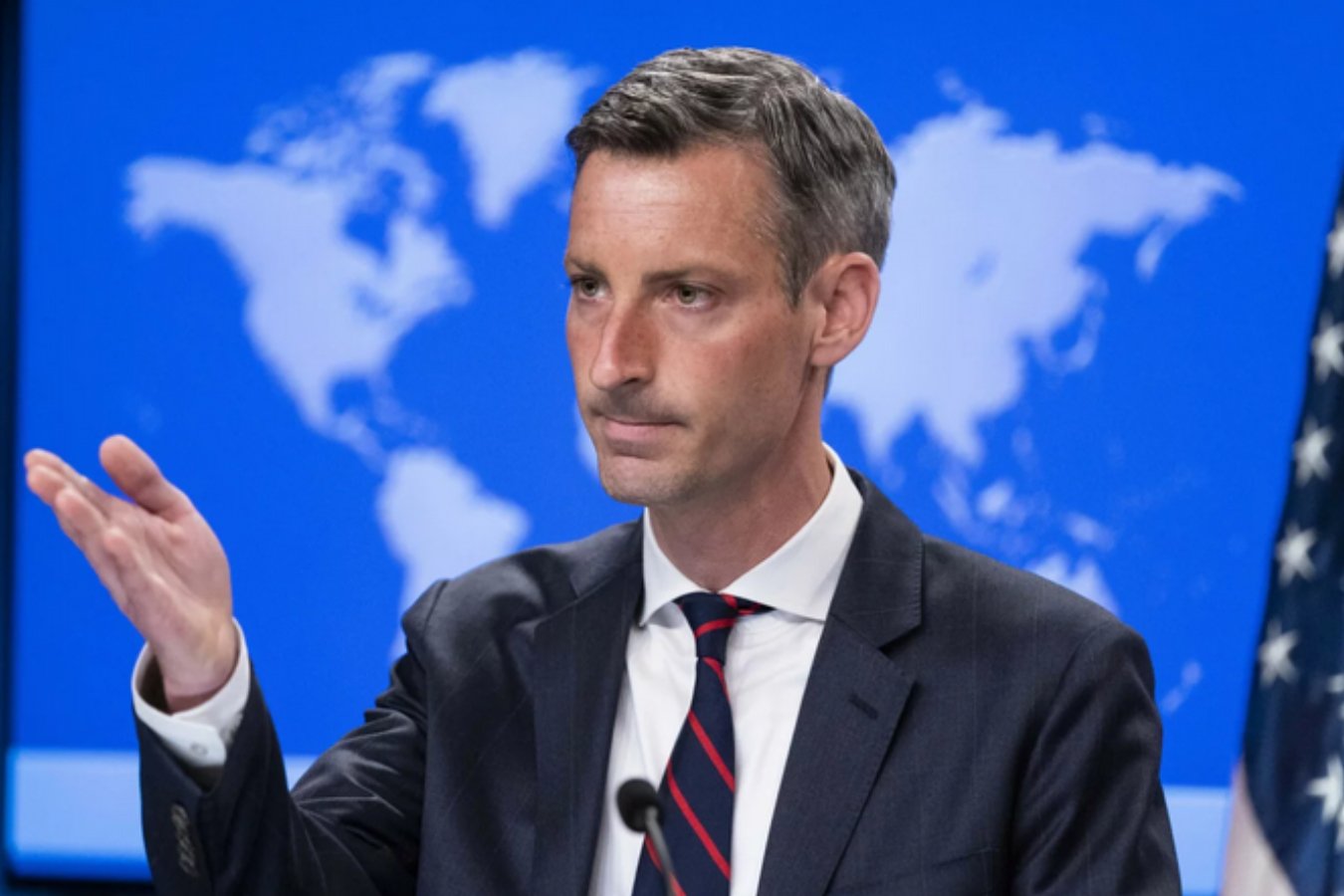 Departament Stanu apeluje do obywateli USA, aby opuścili Rosję i Ukrainę.