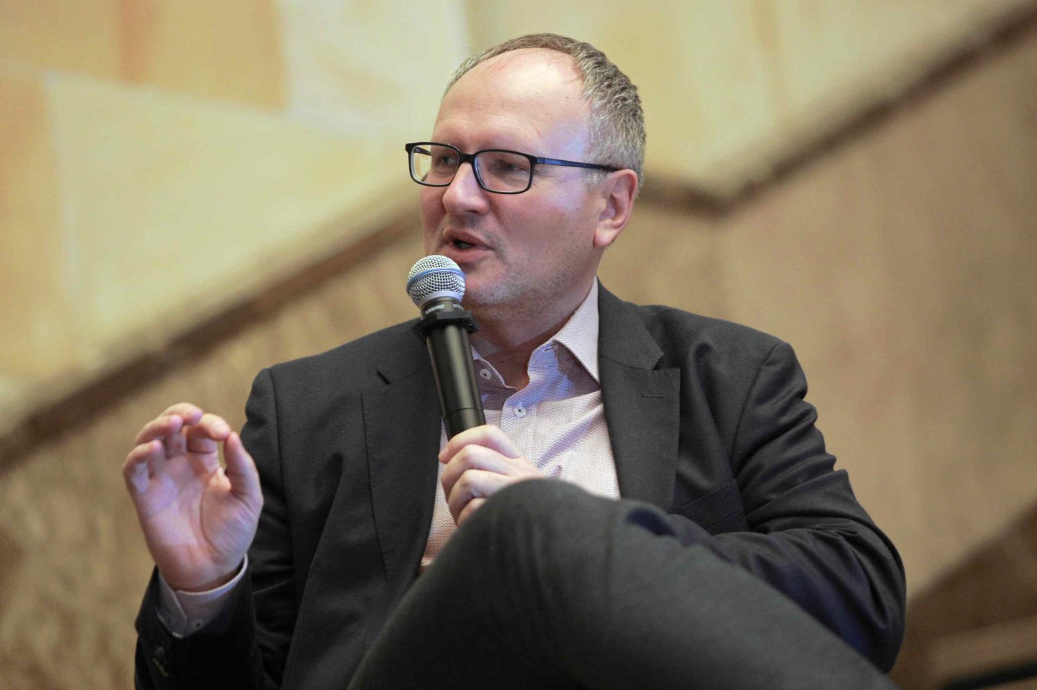 Paweł Lisicki nie prowadzi "Salonu politycznego Trójki". Z nieoficjalnych informacji wynika, że dostał zakaz przebywania w budynku Radia.