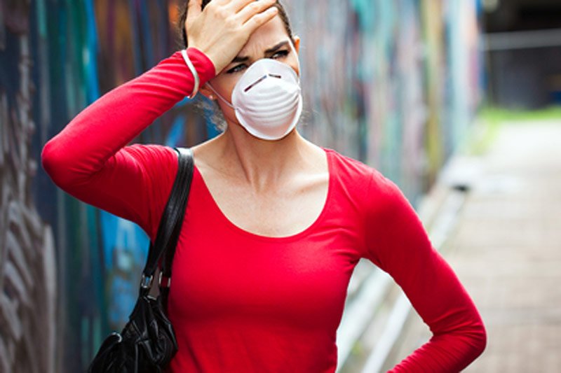 Zachód coraz bardziej obawia się wirusa Ebola.