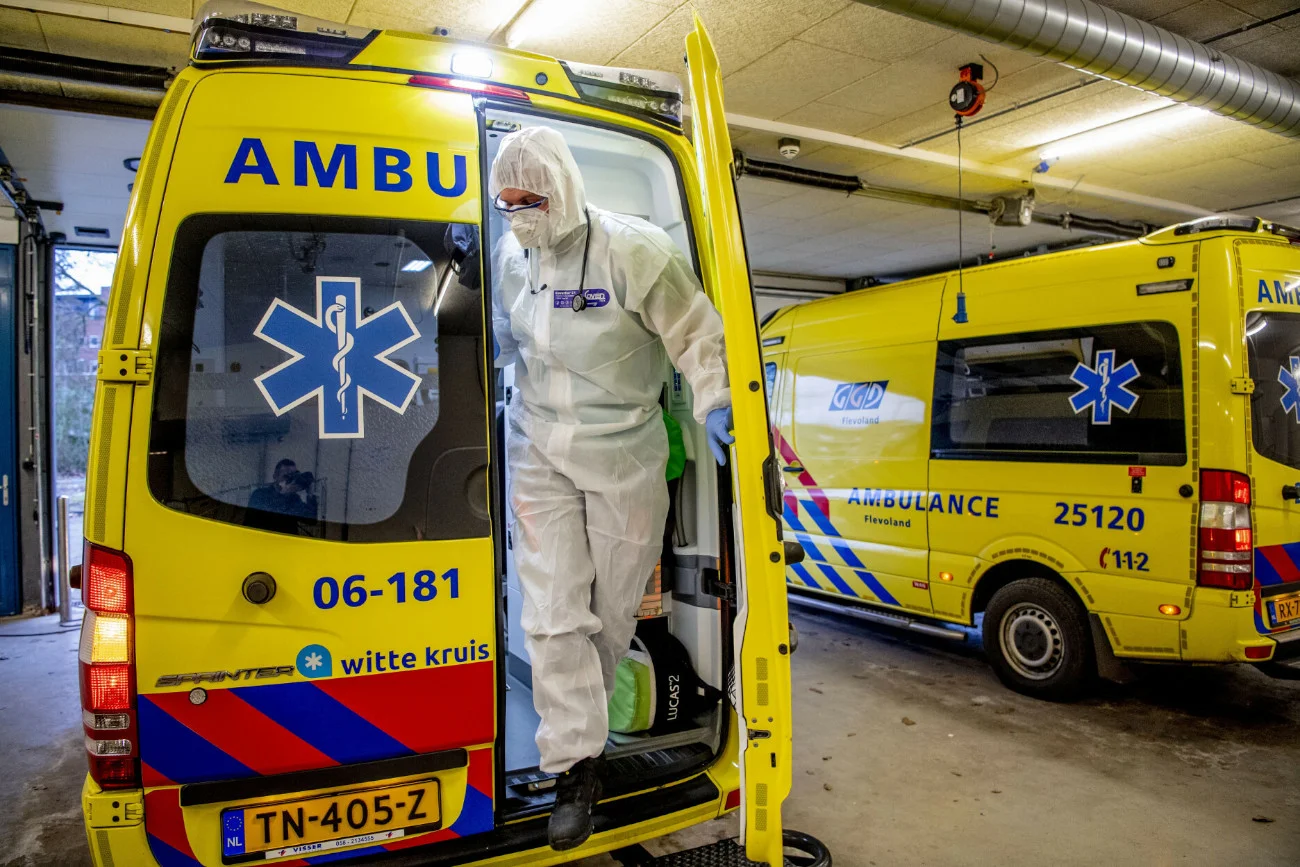 W Holandii przybywa chorych na covid-19, którzy byli zaszczepieni.