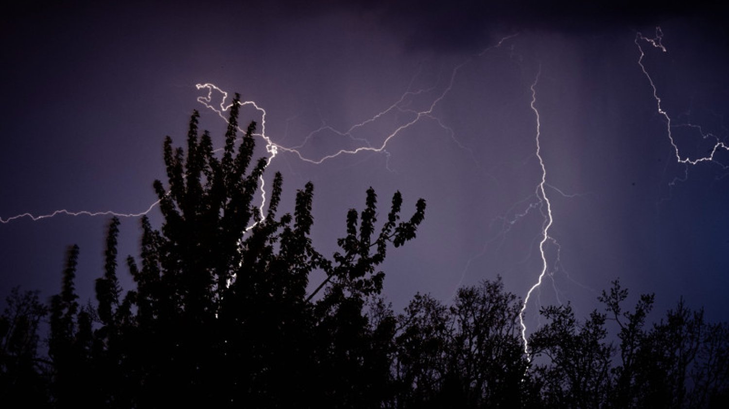 Meteorolodzy nie mają dobrych informacji – nad Polską w najbliższych dniach może dojść do powtórki tego, co się w miniony weekend.