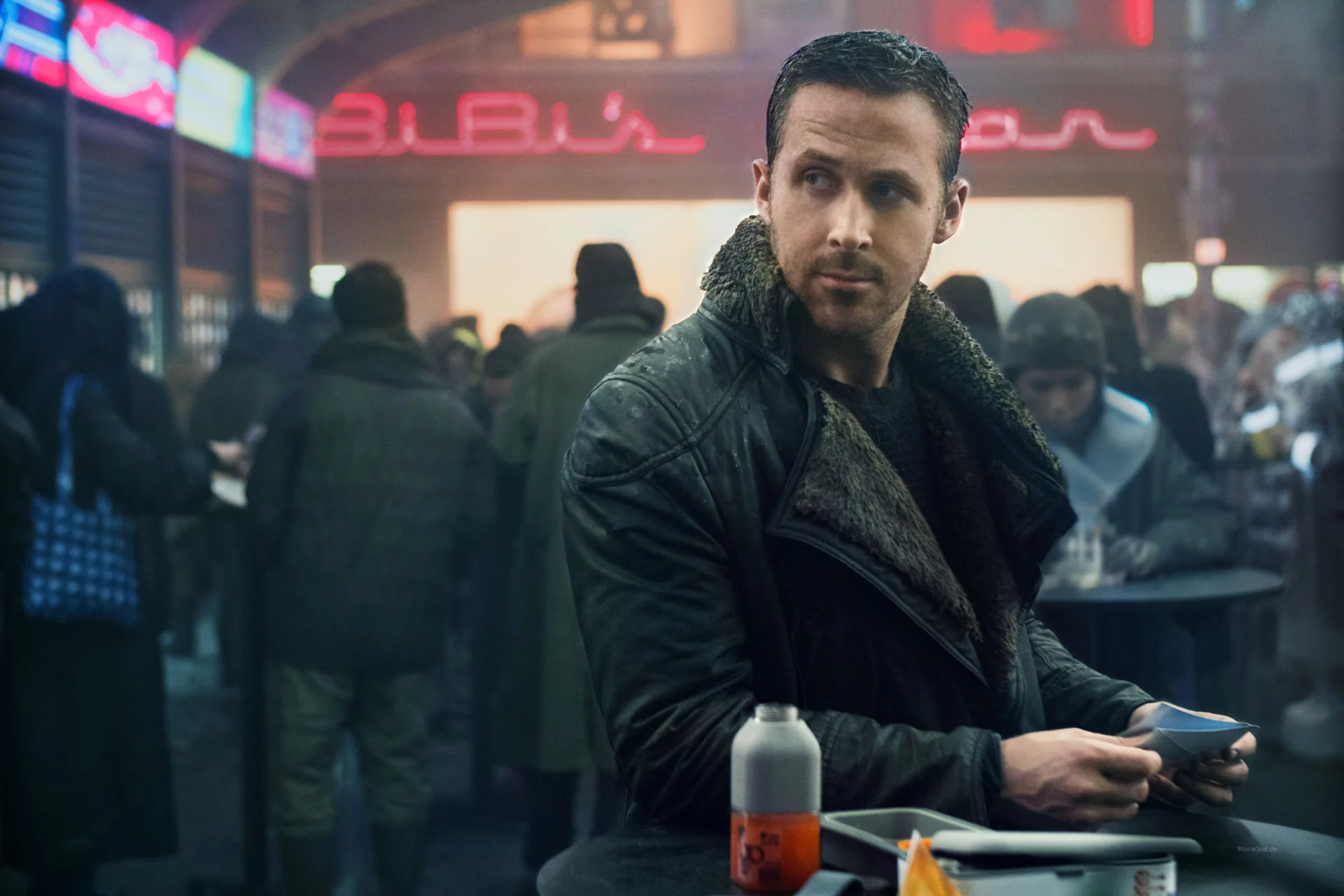 Ryan Gosling idealnie wpasował się w rolę.