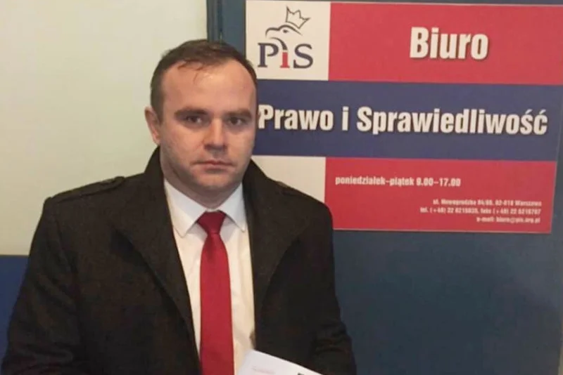 Karol Rajewski był burmistrzem Błaszek z ramienia PiS. Teraz nie zostawia suchej nitki na partii Jarosława Kaczyńskiego.