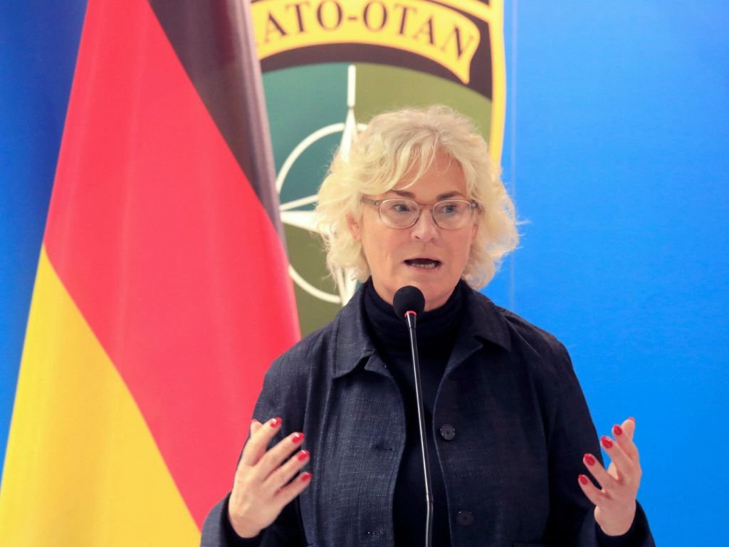 Minister obrony Niemiec: Rosja nie ma prawa rozkazywać partnerom NATO