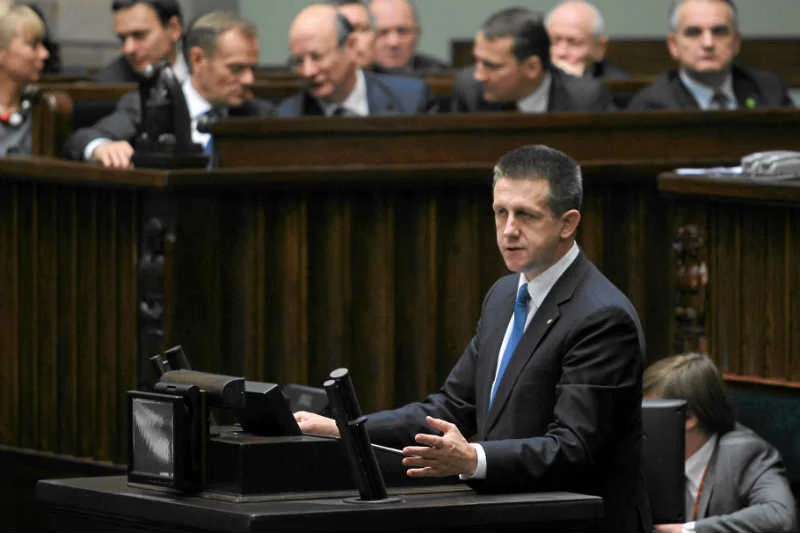 Według prokuratury Jan Bury i Krzysztof Kwiatkowski wpływali na wyniki konkursów w NIK.