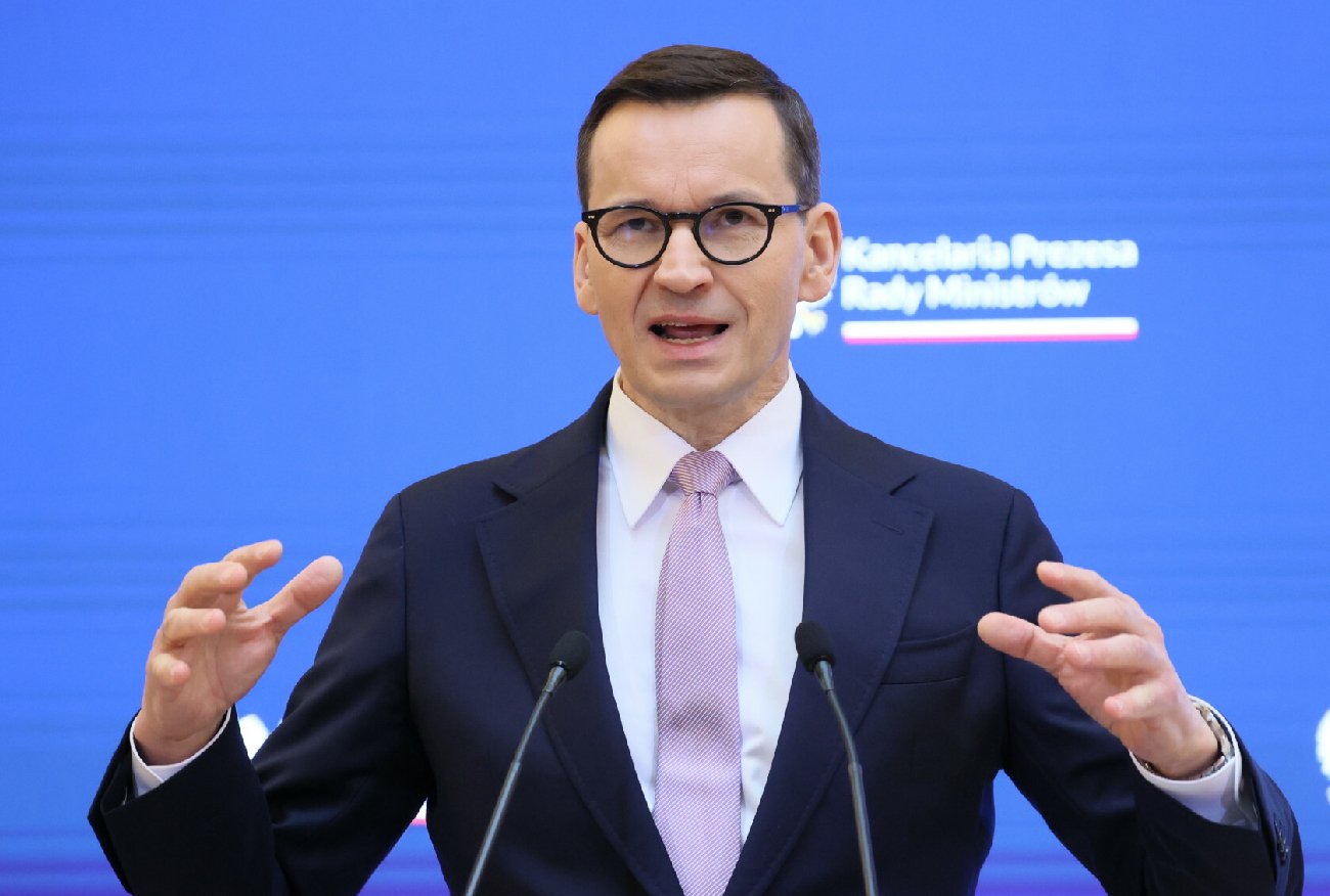 Mateusz Morawiecki opublikował zdjęcie katastrofy smoleńskiej z ofiarami.