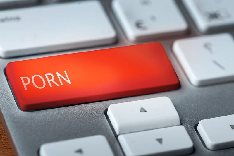 Oglądanie filmów porno działa jak narkotyk i może uzależniać