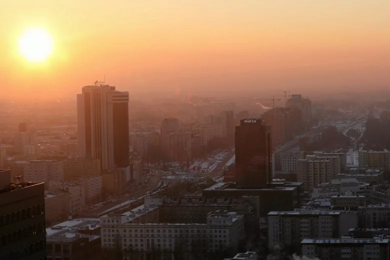 Warszawiacy od dłuższego czasu zmagają się ze smogiem