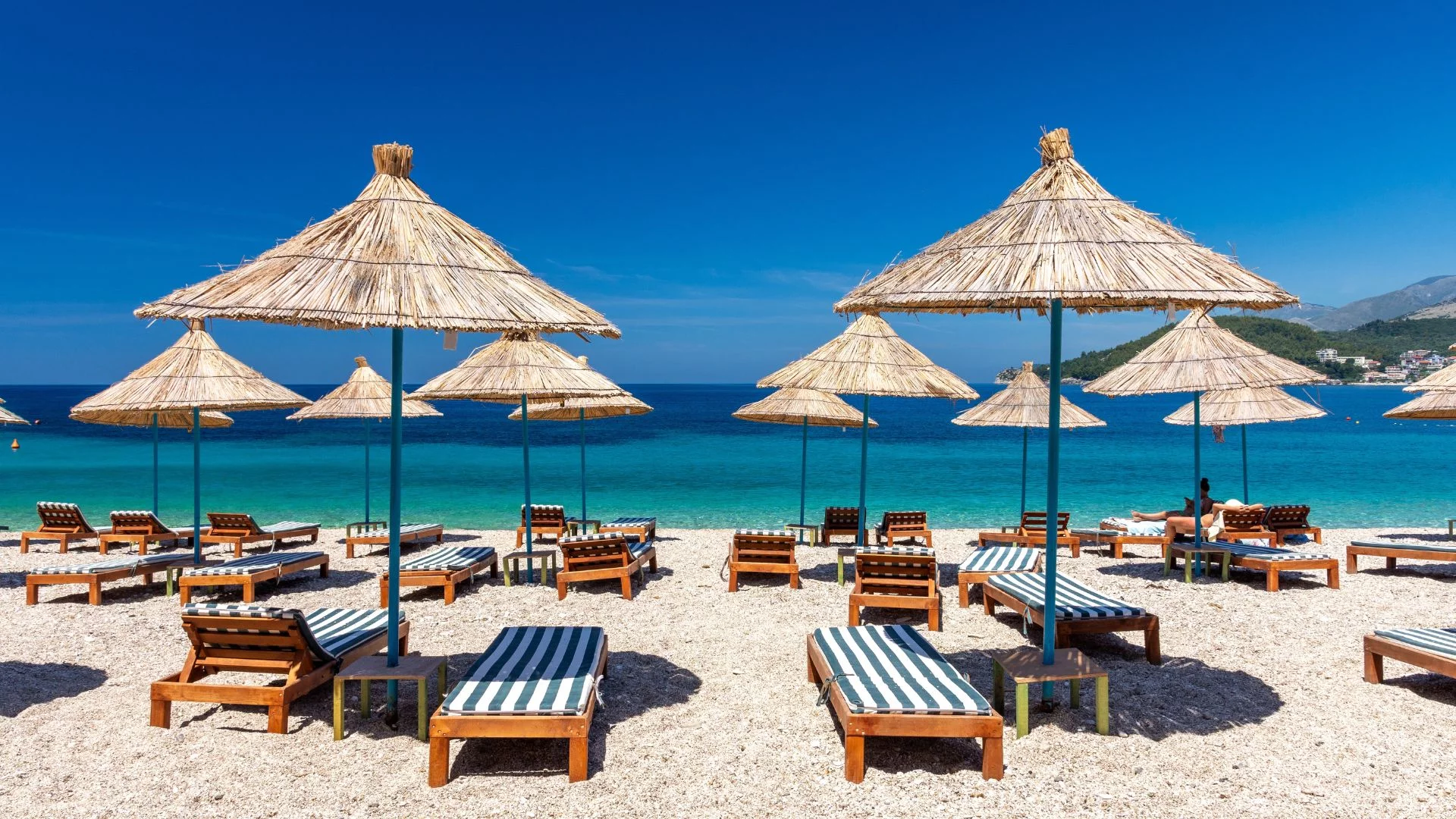 Tanie podróżowanie w majówkę. Ceny spadły o 26 proc., a Polacy wybrali faworytów