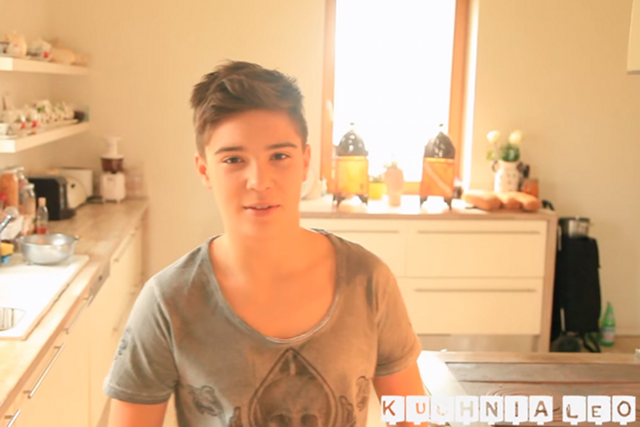 Leo Myszkowski rozpoczął prowadzenie kulinarnego vloga "Kuchnia Leo"