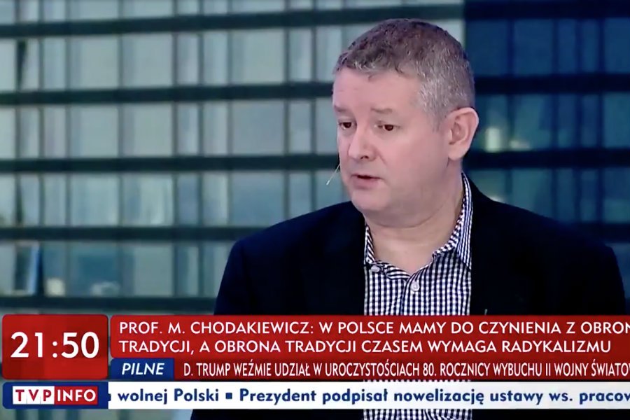 Marek Jan Chodakiewicz w TVP Info ciepło wypowiedział się o ruchu faszystowskim.