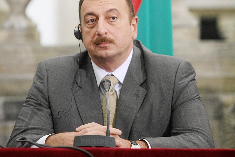 Prezydent Azerbejdżanu Ilham Alijew wymyślił genialny sposób, by rozwiązać problemy z pozycją Pierwszej Damy. Swoją żonę uczynił wiceprezydentem i następcą w roli głowy państwa.