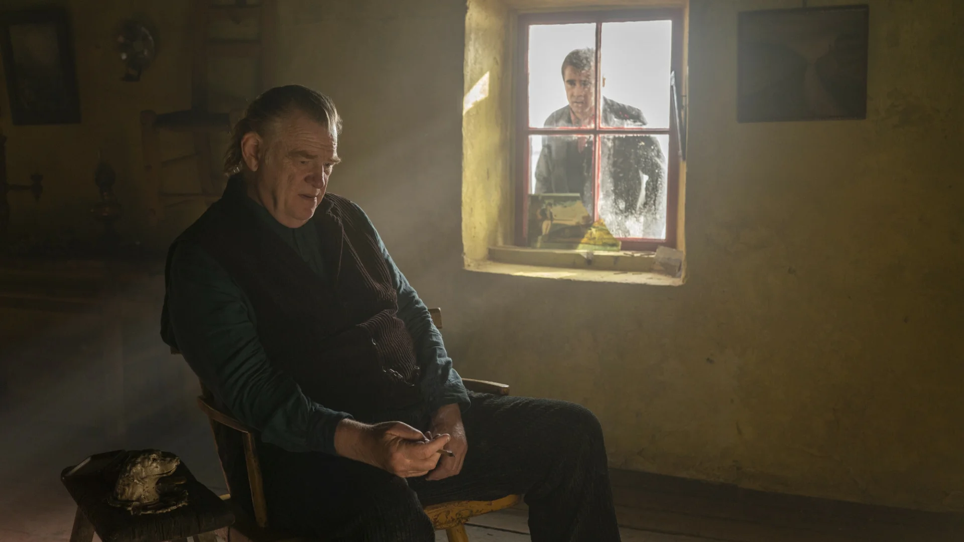 Brendan Gleeson i Colin Farrell w filmie "Duchy Inisherin".