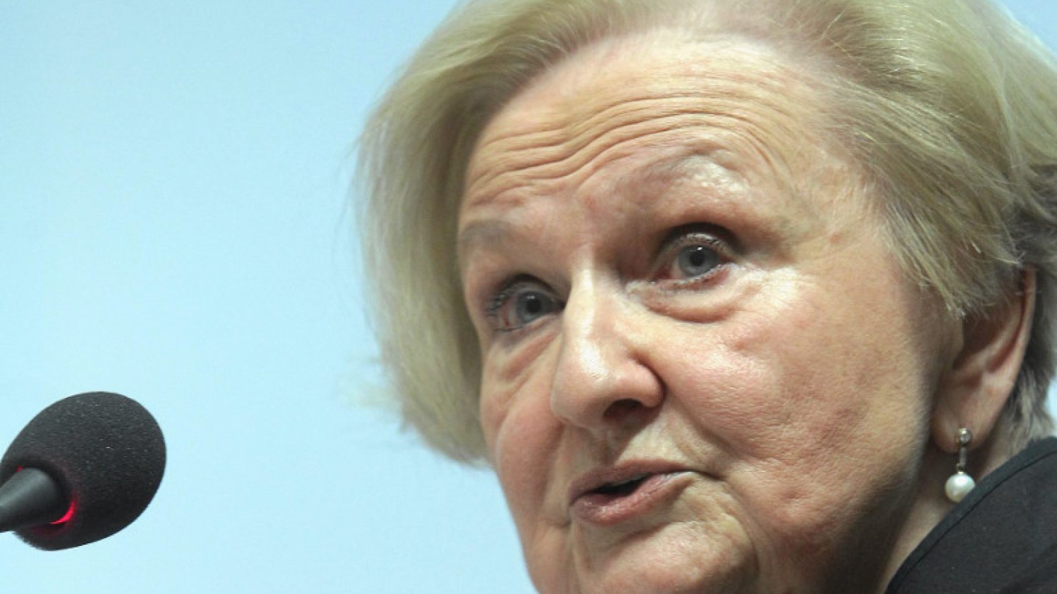 Prof. Ewa Łętowska zapowiada, że informacja o bombie nie pokrzyżuje jej planów.