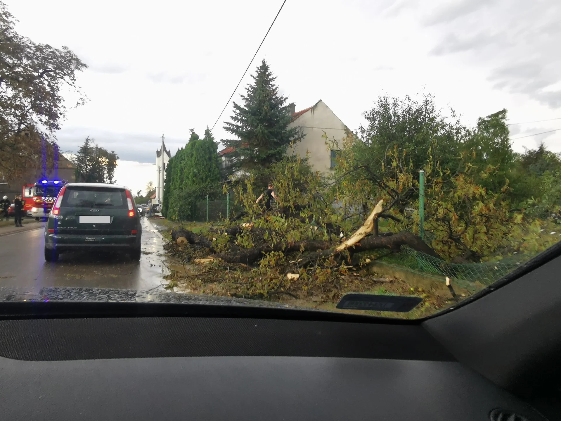 Krajobraz po burzy – tak wyglądają skutki sobotnich nawałnic.