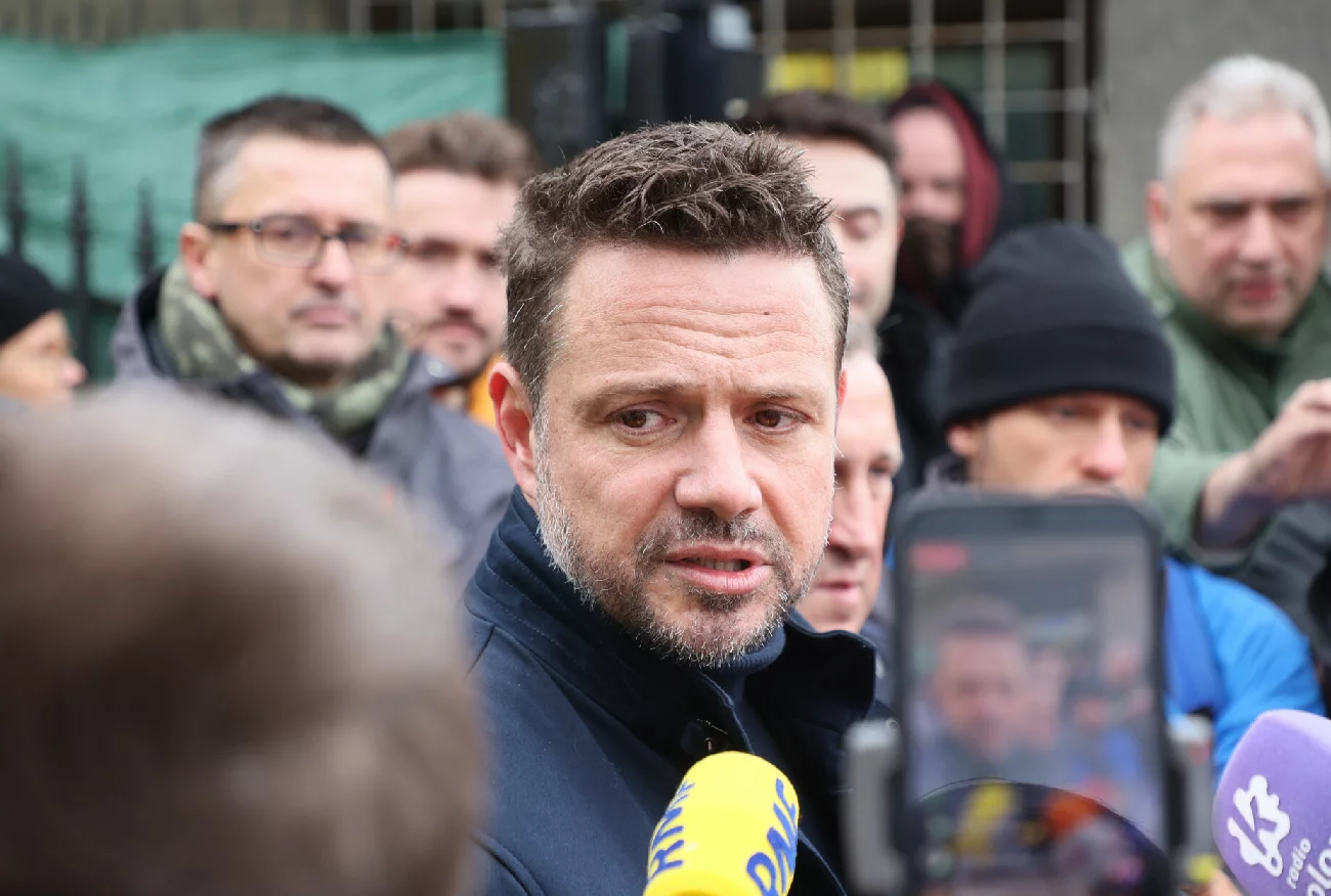 Rafał Trzaskowski namawiany na transfer? Kuszą go stanowiskiem premiera