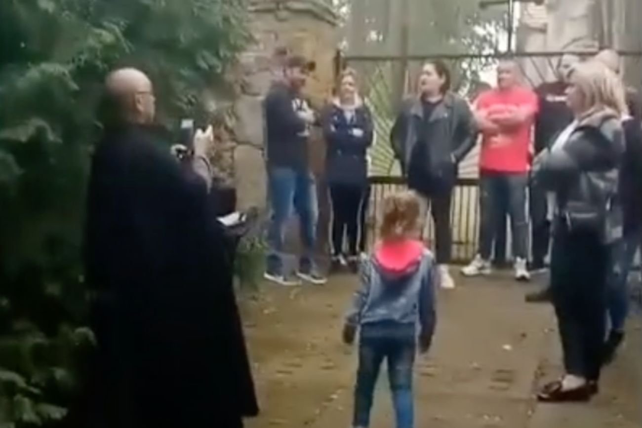 Parafianie z Nowielina chcą dymisji księdza proboszcza.