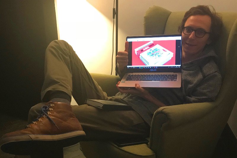 Rafał Madajczak, pseud. Ojciec Redaktor, jest dumny z nowej książki ASZdziennika ze 100 najlepszymi tekstami portalu.