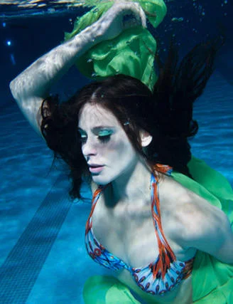 Warsztaty makijażu wodnego mogą być gratką dla fanów nowych technik makijażu. Jest jedno ALE. Musisz mieć ukończony wcześniej, kurs wizażu