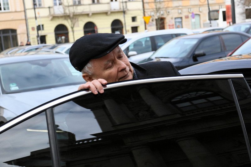 "Wyborcza": trik prokuratury, aby nie przesłuchać Kaczyńskiego ws. dwóch wież.