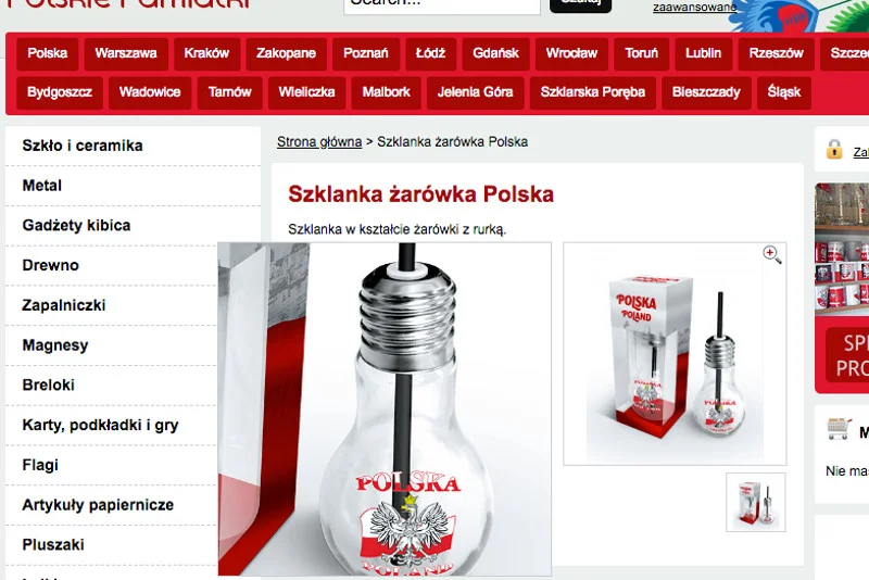 W sieci można kupić "żarówki patriotyczne", czyli szklanki ze słomką w kształcie żarówki.