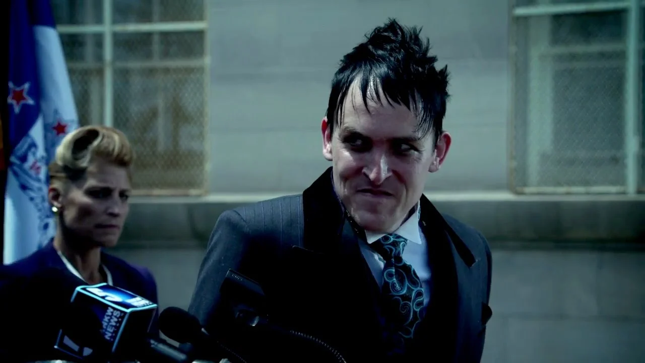 Robin Lord Taylor idealnie pasuje do tej roli.