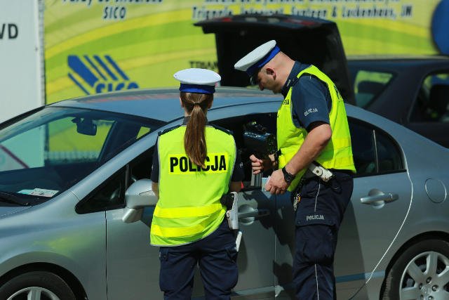 Kierowcy nie mają łatwo - Rzecznik Praw Obywatelskich chce im pomóc.