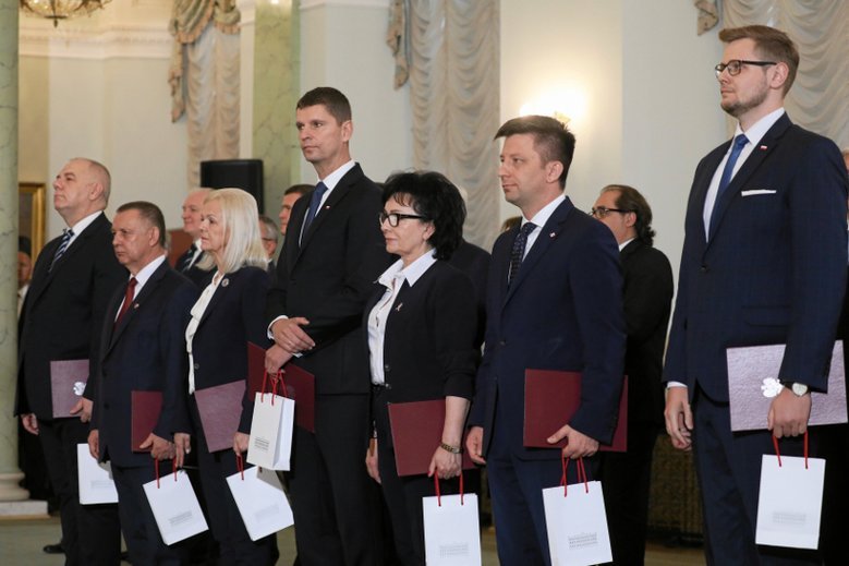 Czy rekonstrukcja rządu musiała zostać przeprowadzona akurat 4 czerwca?