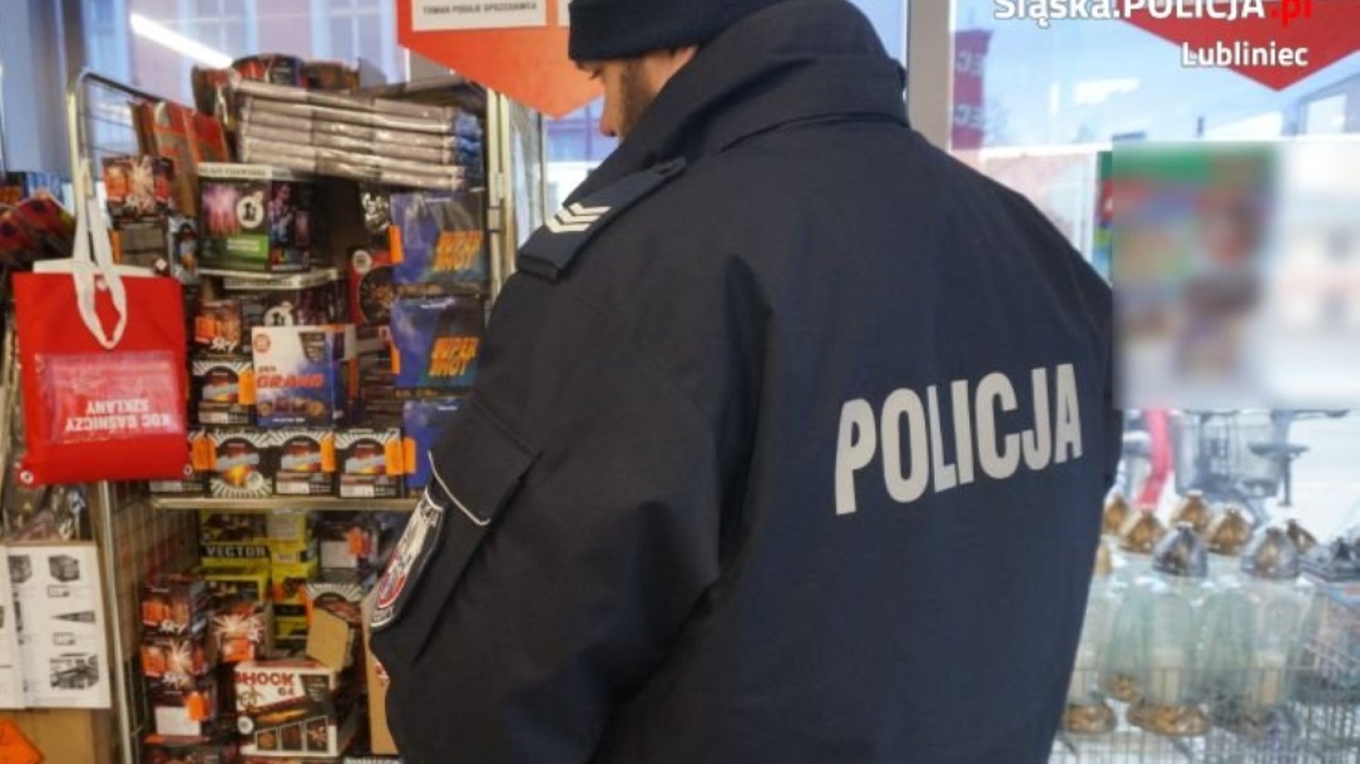 Policja przed sylwestrem będzie sprawdzać miejsca, gdzie sprzedaje się fajerwerki