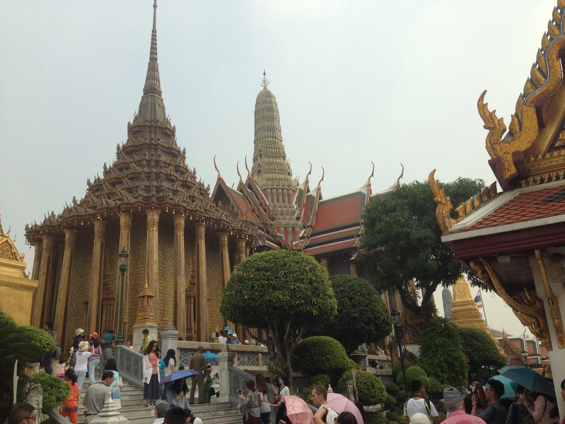 Phra Mondop- biblioteka. Kompleks świątynny Phra Kaeo. Bangkok/ Tajlandia
