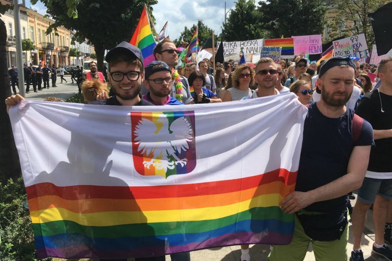 Bartosz Staszewski (z lewej) jest organizatorem marszu równości w Lublinie.
