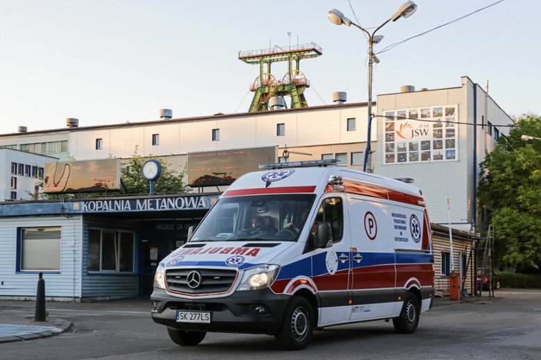 W kopalni Zofiówka znaleziono ciała dwóch zaginionych górników. Trwają poszukiwania trzeciego.