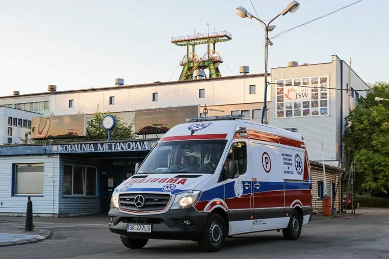 W kopalni Zofiówka znaleziono ciała dwóch zaginionych górników. Trwają poszukiwania trzeciego.