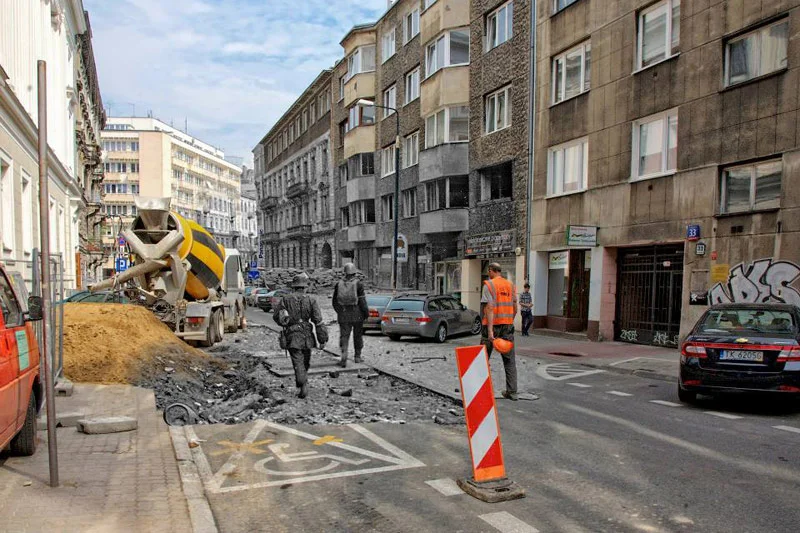 Dziś na Koszykowej trwają roboty, latem 1944 roku była zniszczona przez powstańcze starcia.