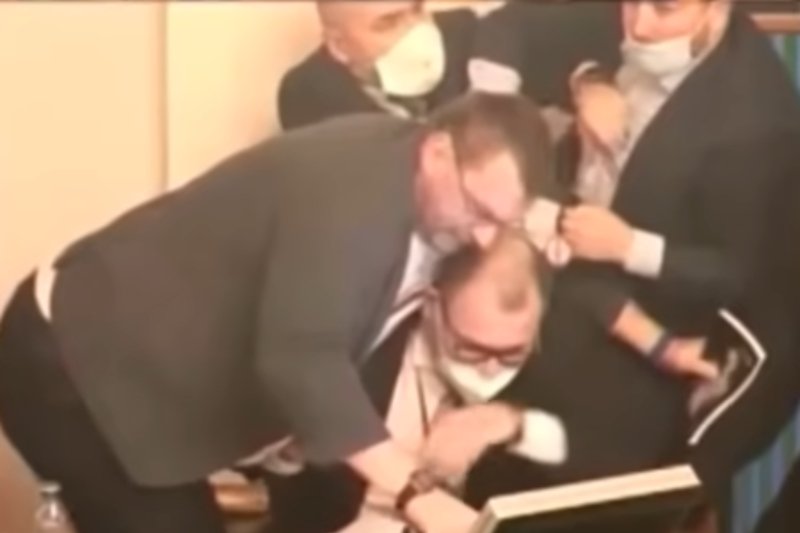 Lubomir Volny i Tomáš Hanzel wdali się w bójkę