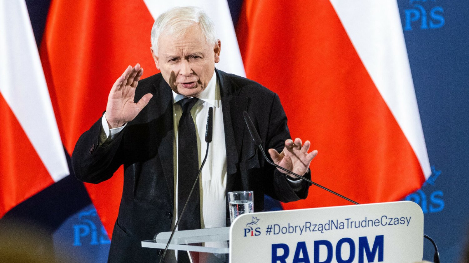 Jarosław Kaczyński w Radomiu: Dziś w Polsce jest bardzo dużo dobrych samorządów, ale są też i takie, które działają tak, jakby po pierwsze były poza państwem, ale jakby więcej: jakby były przeciwko temu państwu.