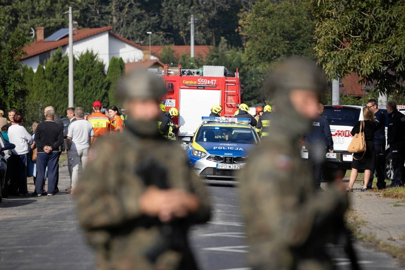 Kilkuset osób szuka dronów, tysiące w gotowości. Nowy komunikat MSWiA