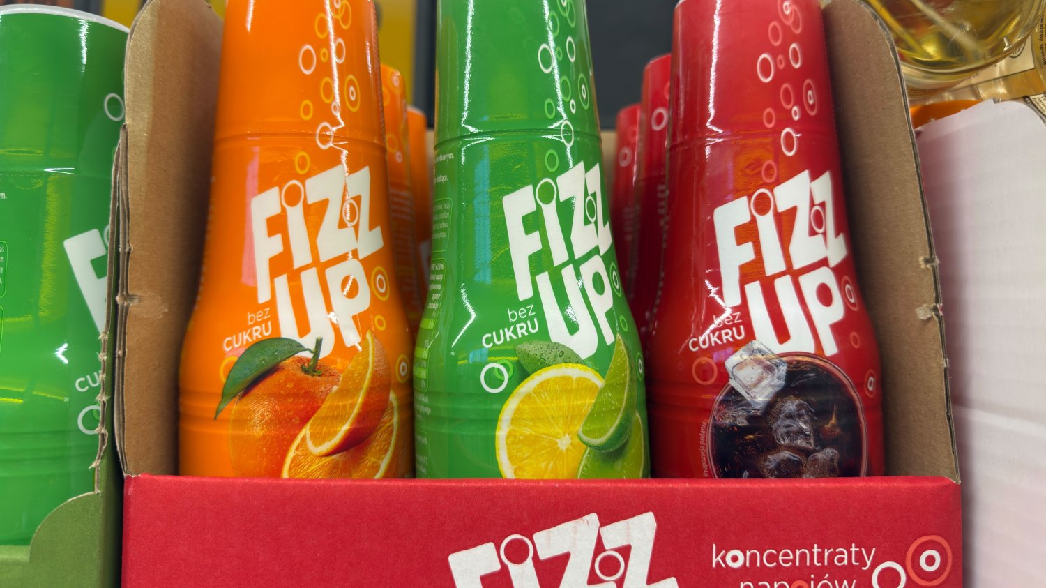 Koncentrat Fizz Up do saturatura. To zamiennik syropu SodaStream Zamienniki SodaStream w Biedronce. Co to za syrop Fizz Up?