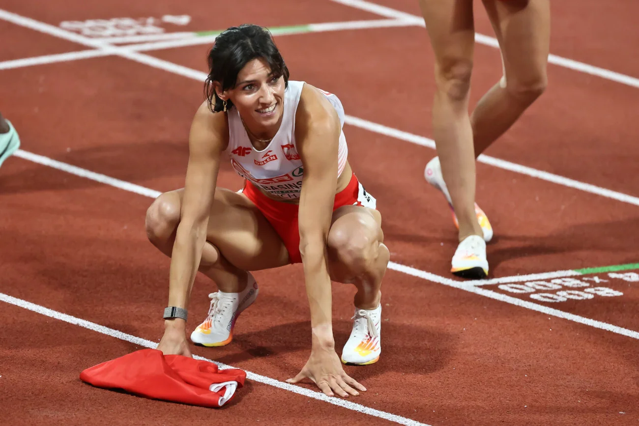 Anna Kiełbasińska na ostatnich igrzyskach olimpijskich (Tokio 2020) sięgnęła po wicemistrzostwo w sztafecie 4x400 m).
