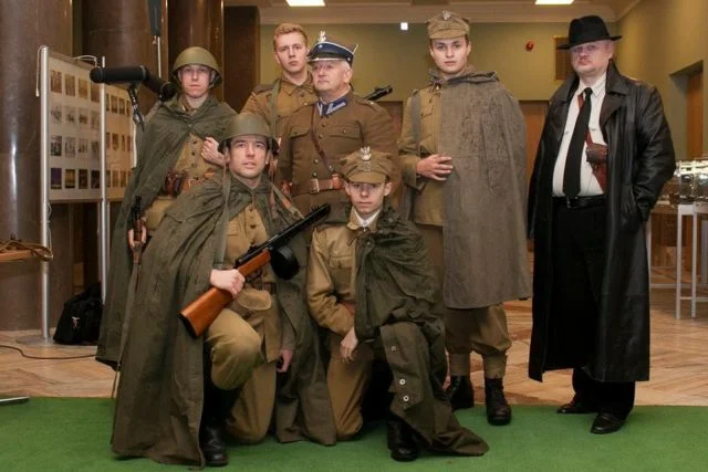 Kadry z filmu Wyklęty